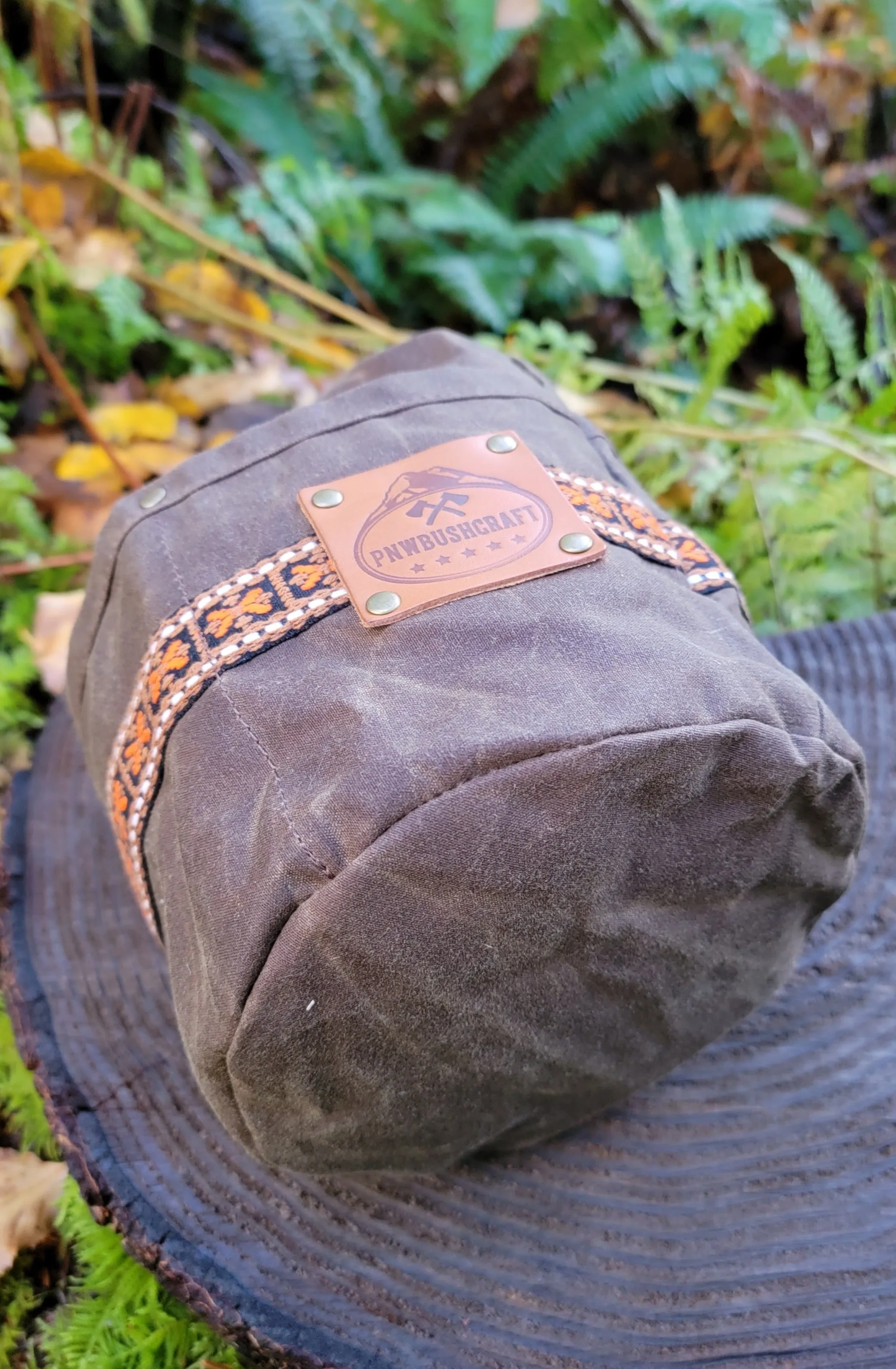 Cedar Bucket Bag with Vintage Brown Trim on Outside Pockets