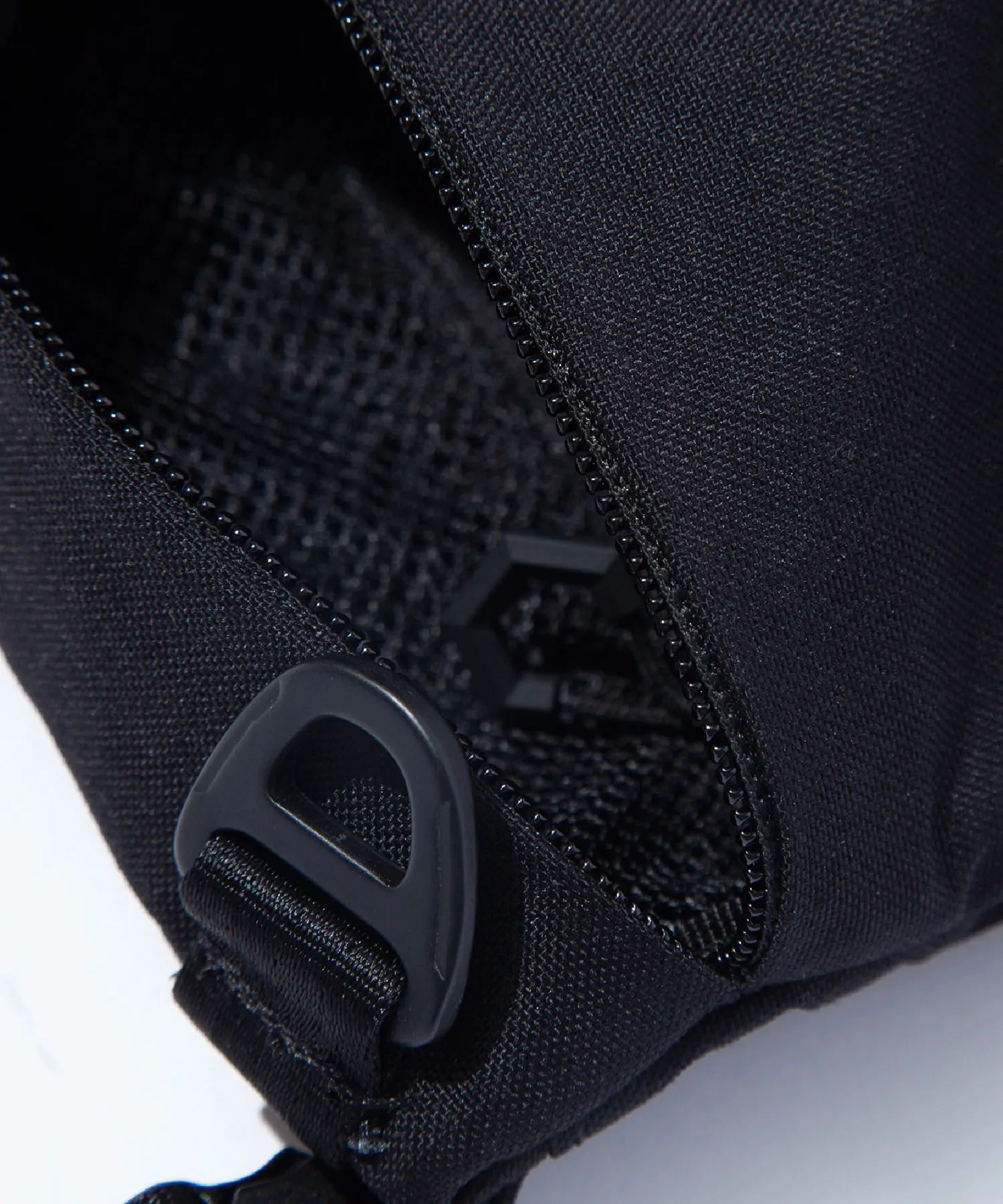 CORDURA FIRE RESISTANT VERTICAL POUCH