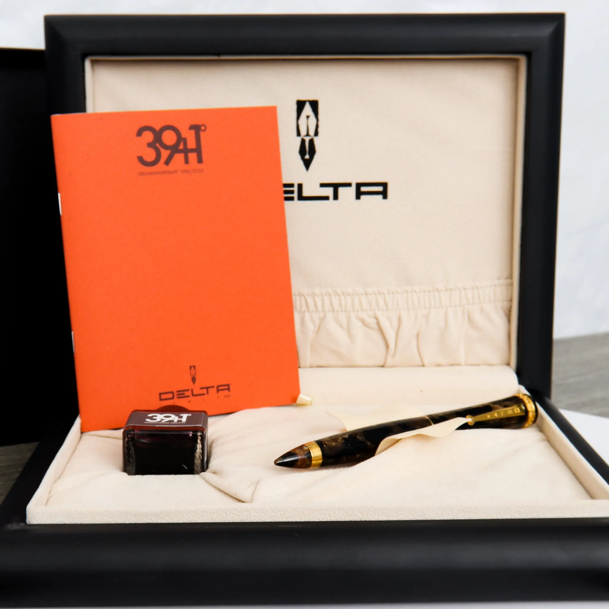 Delta 39 1 Limited Edition Celluloid Fountain Pen