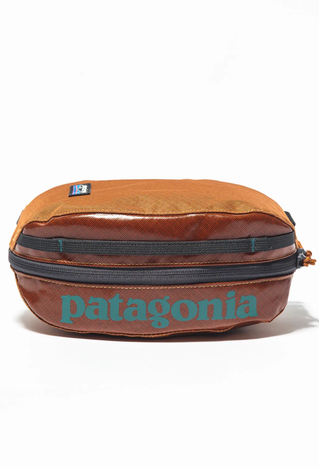 Patagonia Black Hole Cube - Small - Hammonds Gold