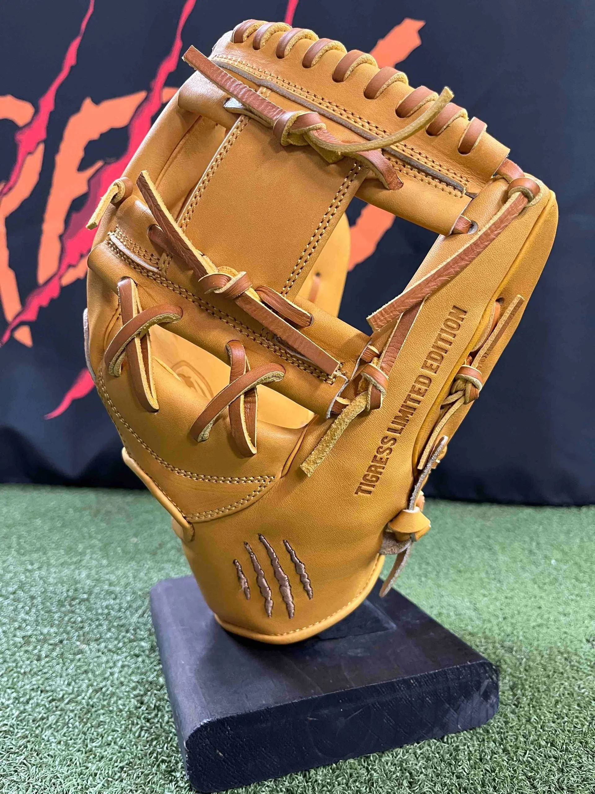 TRADITION SERIES TAN I-WEB PRO SELECT LTD.