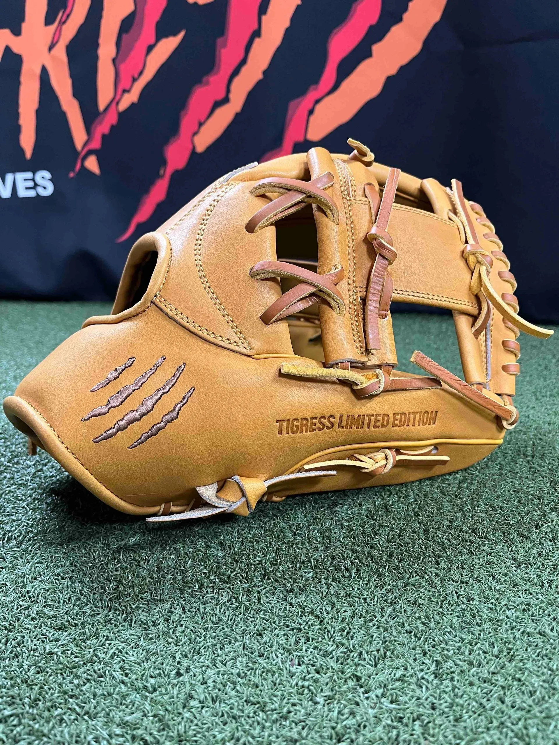 TRADITION SERIES TAN I-WEB PRO SELECT LTD.