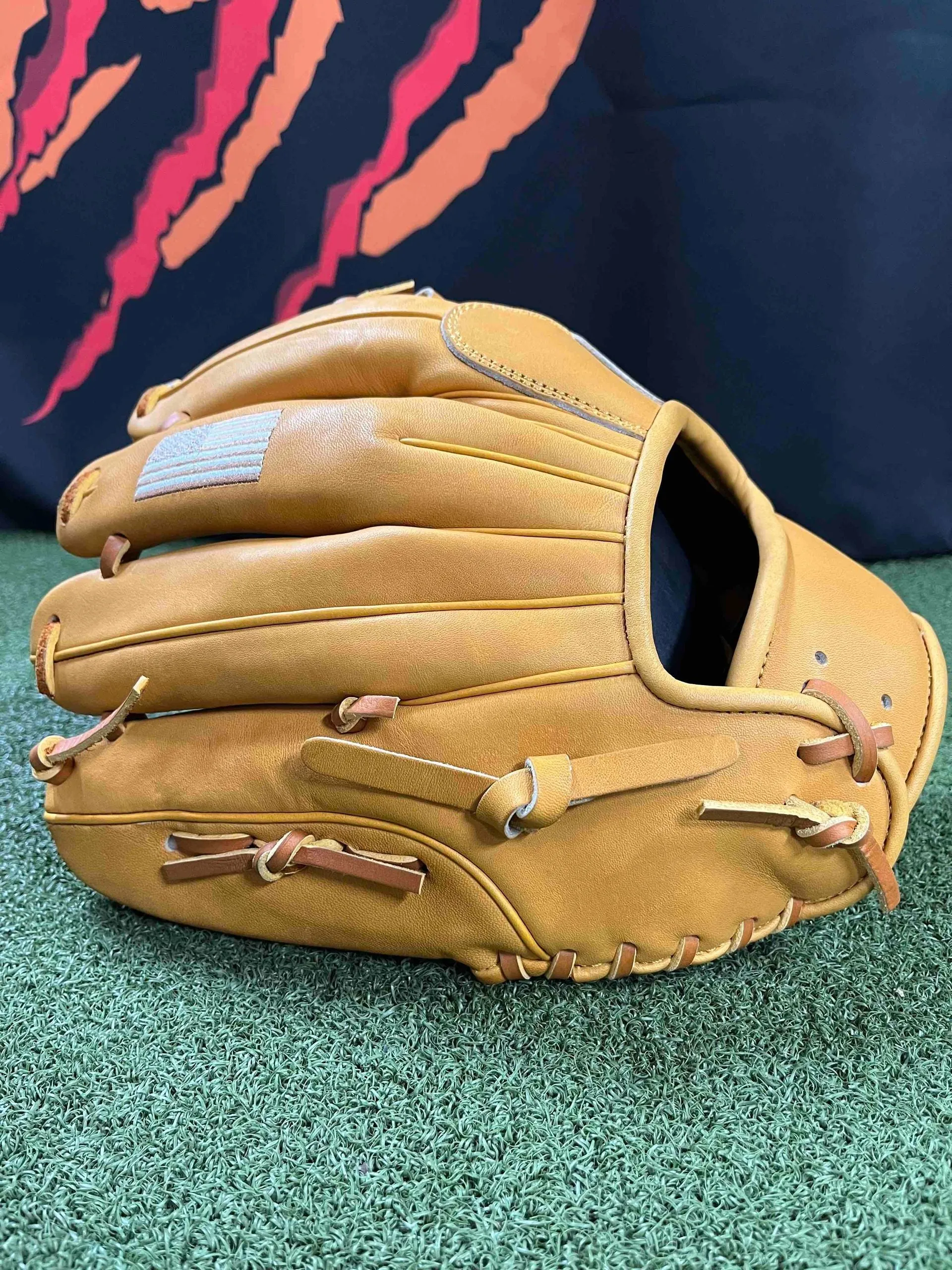 TRADITION SERIES TAN I-WEB PRO SELECT LTD.