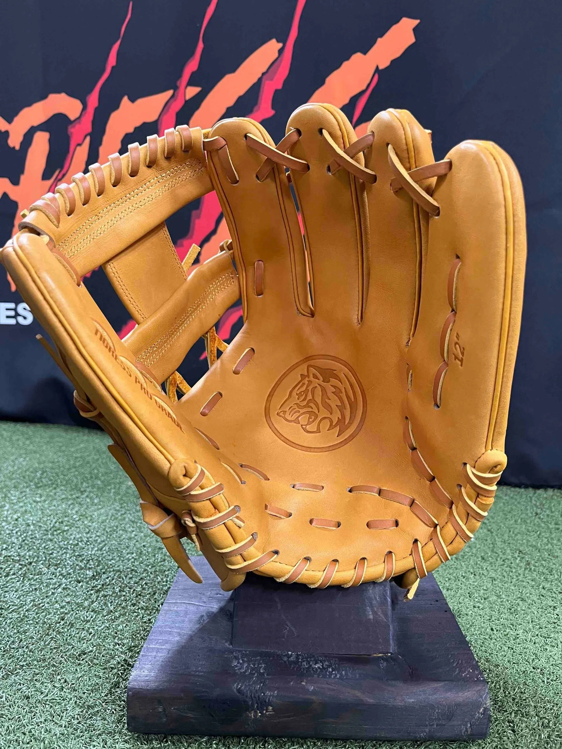 TRADITION SERIES TAN I-WEB PRO SELECT LTD.